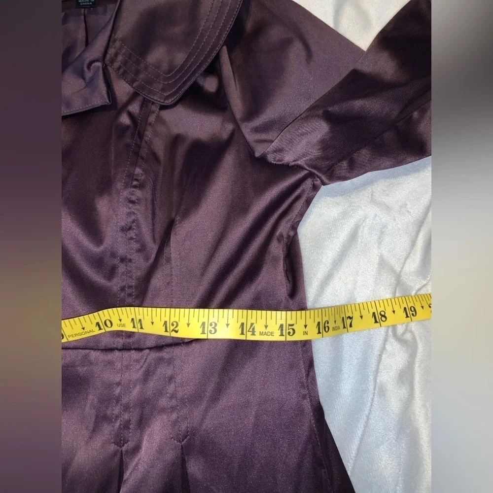IZ Byer purple satin Women's button up dress Coat size medium Peter Pan collar